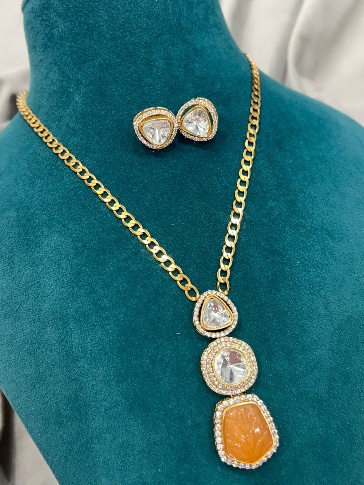 Gold Linked Chain Pendant Necklace Set with Dual-Tone Stones